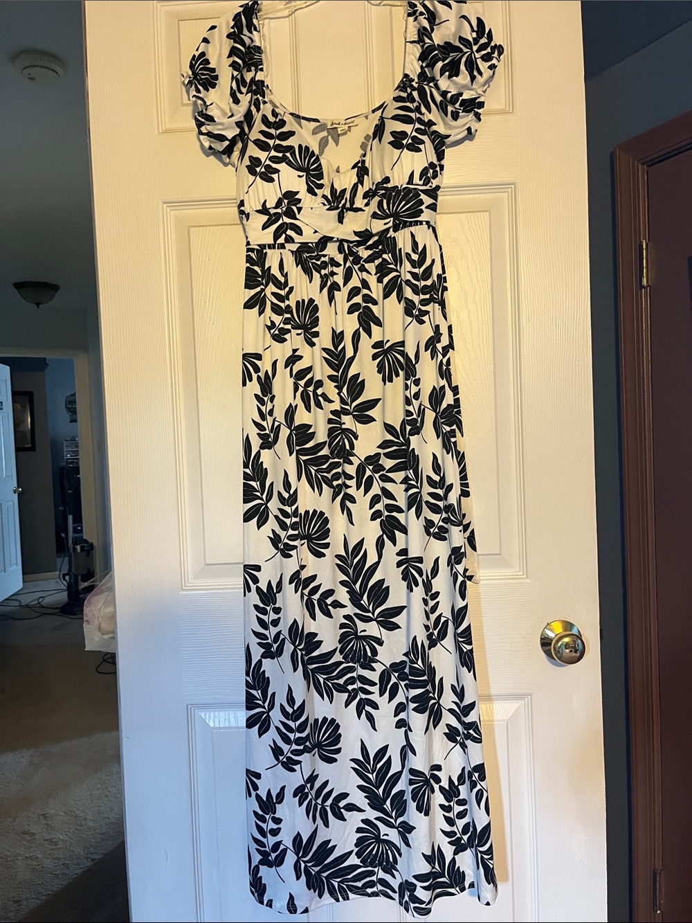Derek Heart White Maxi Dress with Black Leaf Print